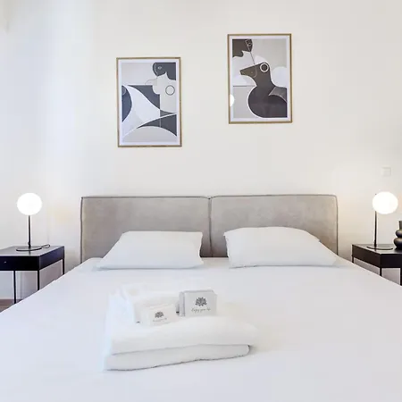 Apartment Elegant 2br With Balcony - Central City *