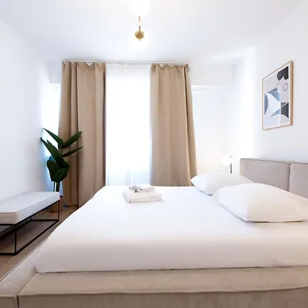 Elegant 2br With Balcony - Central City * Luxembourg