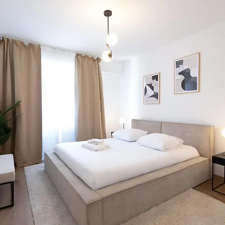 Apartment Elegant 2br With Balcony - Central City *