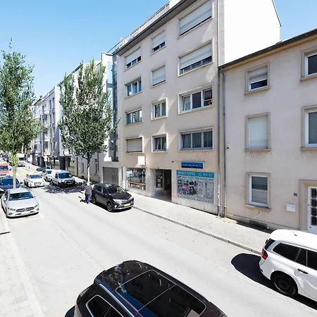 Apartment Elegant 2br With Balcony - Central City