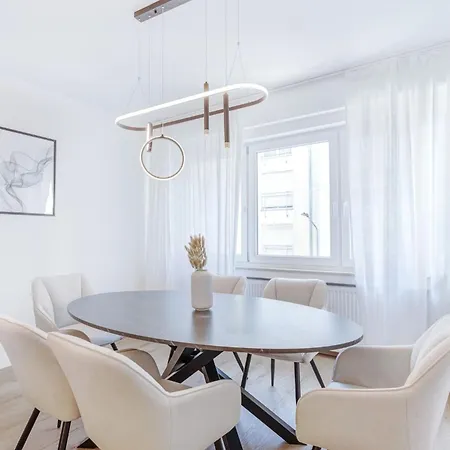 Elegant 2br With Balcony - Central City Apartment Luxembourg